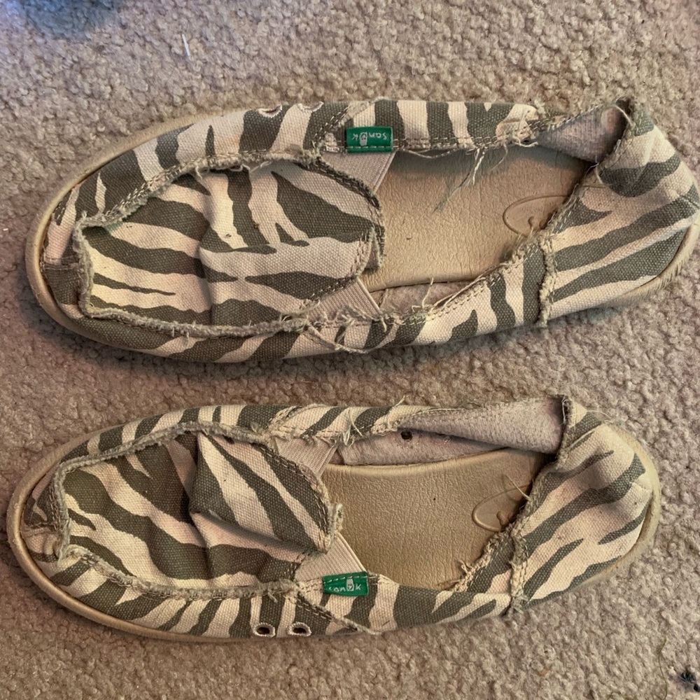 Sanuks